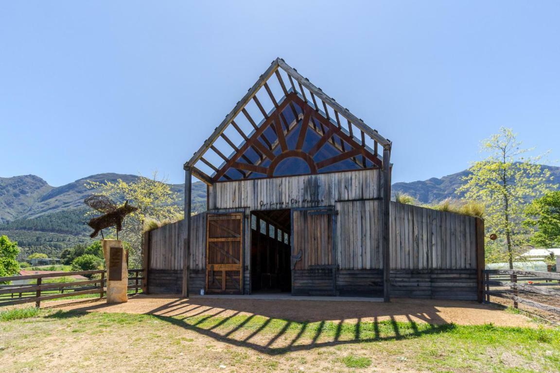Hotel Inspiring Farm Sanctuary And Famous Painting Pig Franschhoek Exterior foto